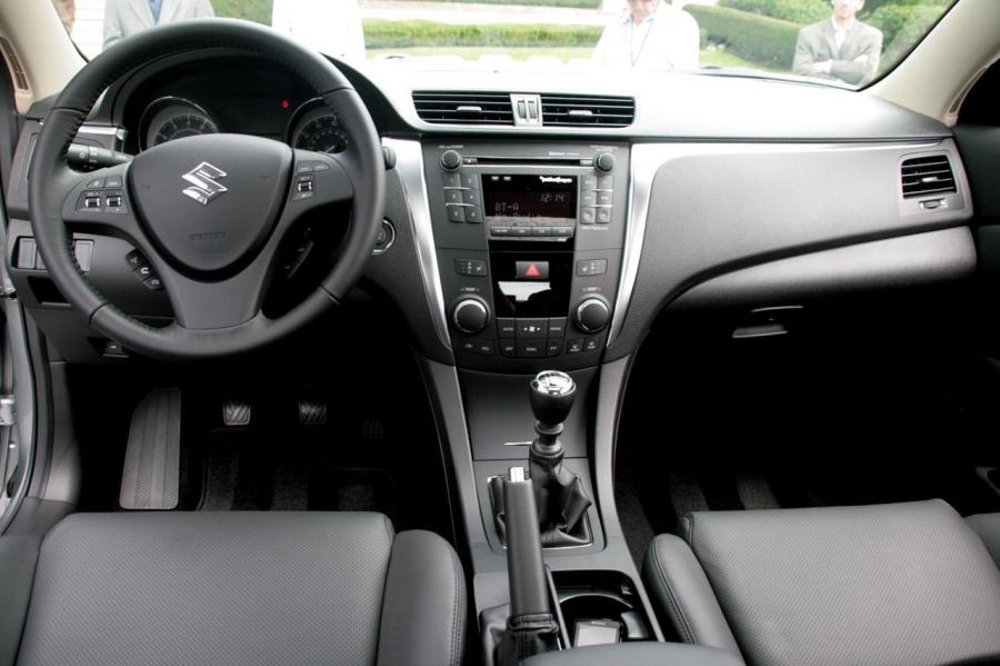  Suzuki Kizashi 2010 года  (фото 130 из 136)